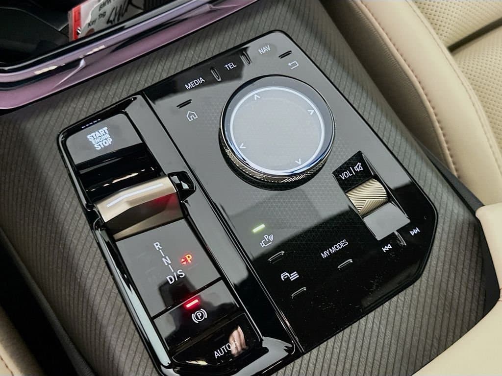 2025 BMW X3 - Image 15