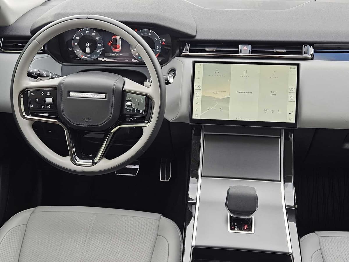 2025 Land Rover Range Rover Velar - Image 25