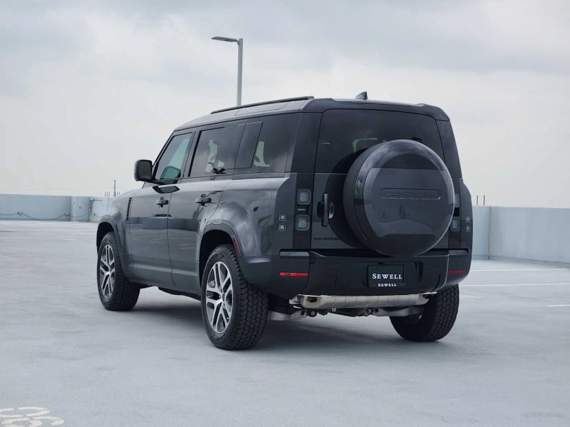 2026 LAND ROVER Defender 110 - Image 7