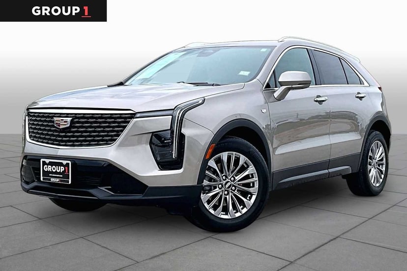 2025 Cadillac XT4 - Image 2