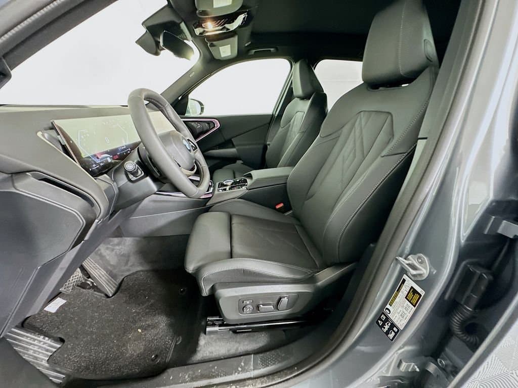 2025 BMW X3 - Image 16
