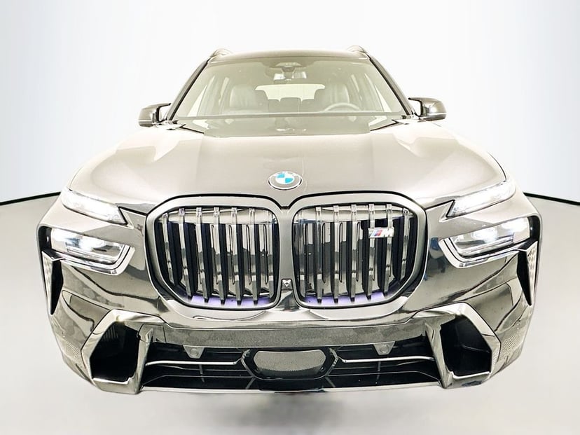 2027 BMW X7 - Image 2