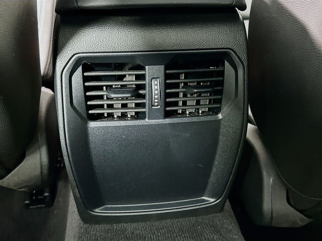 2025 BMW 4 Series - Image 26