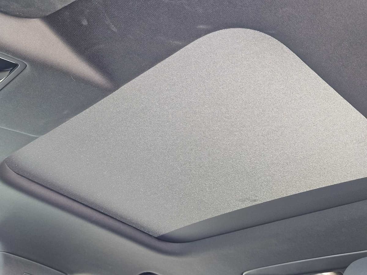 2025 Land Rover Discovery - Image 24