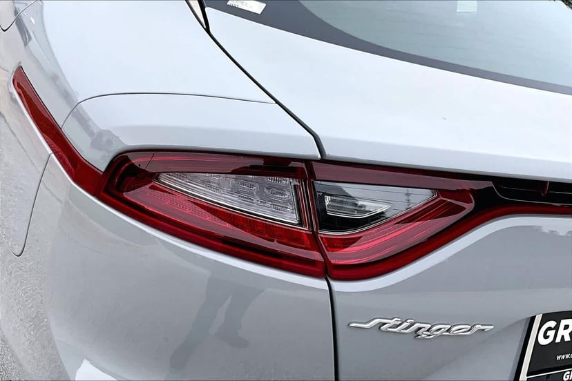 2019 Kia Stinger - Image 29