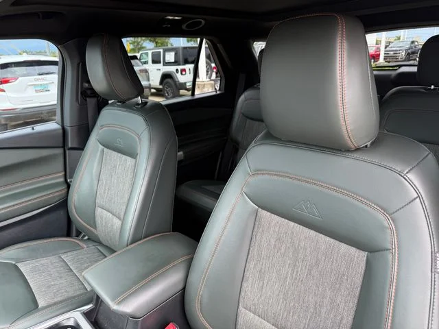 2023 Ford Explorer - Image 11