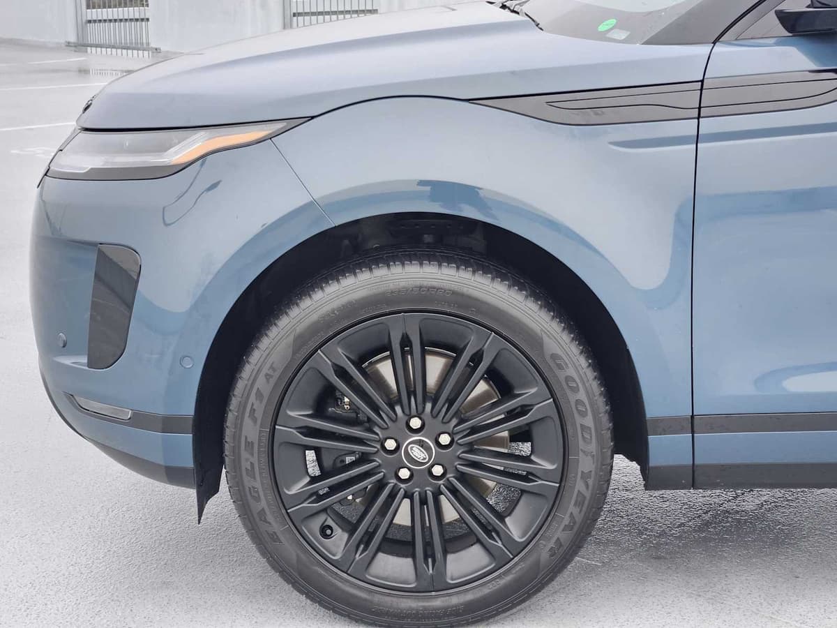 2026 Land Rover Range Rover Evoque - Image 9