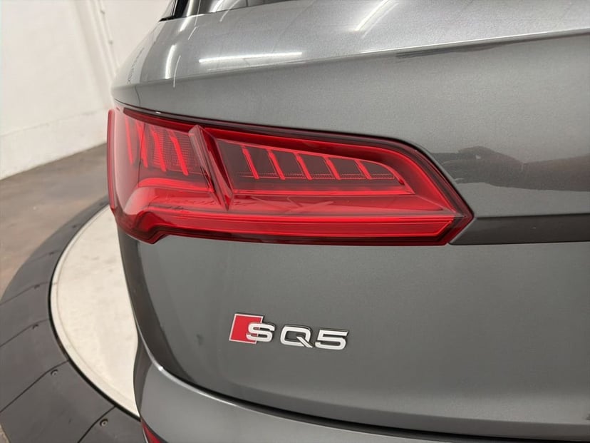 2020 Audi SQ5 - Image 11