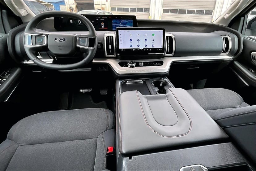 2025 Ford Expedition - Image 16