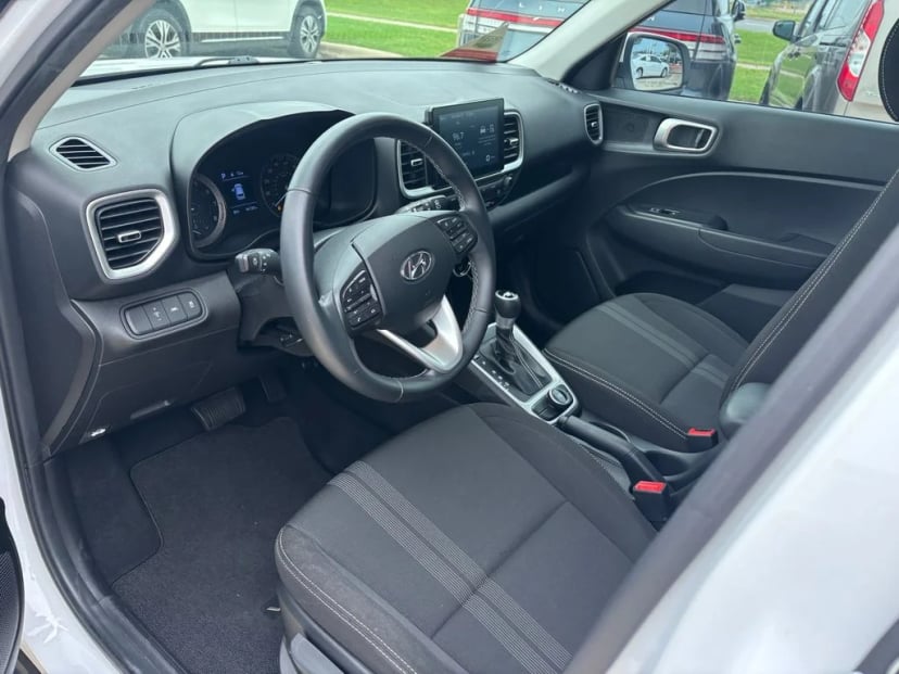 2021 Hyundai Venue - Image 6