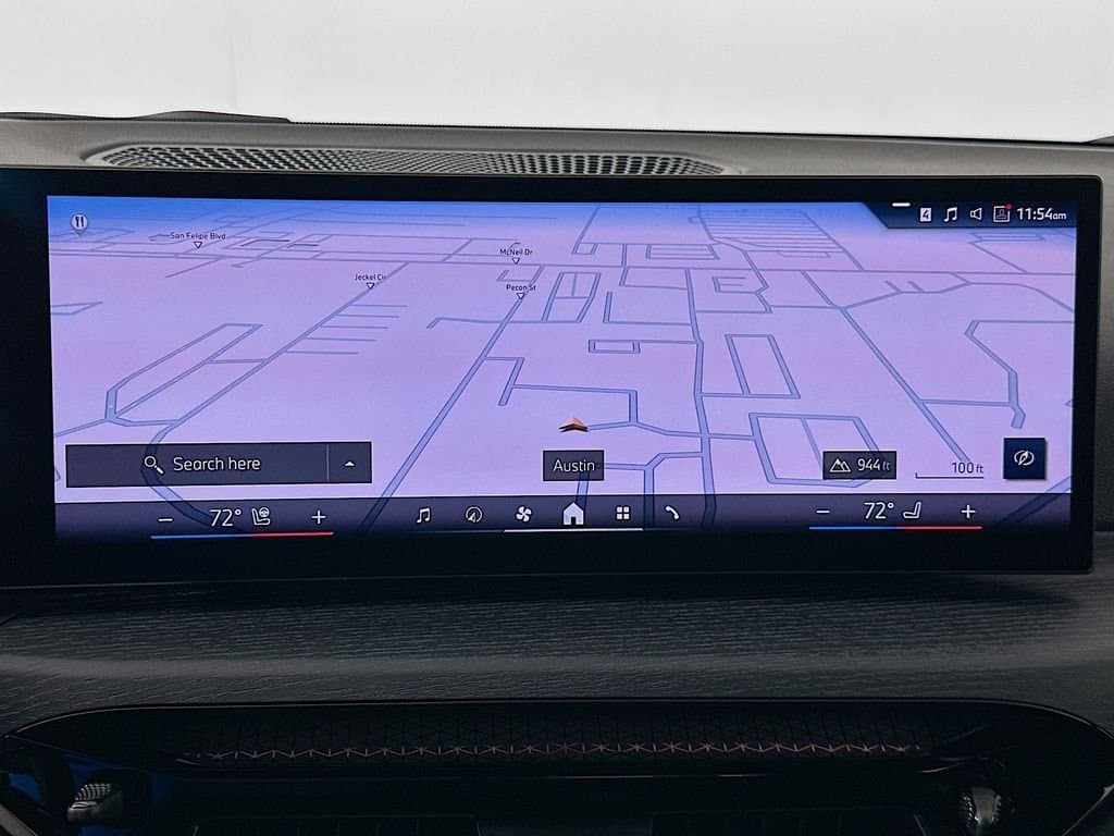 2025 BMW 3 Series - Image 13