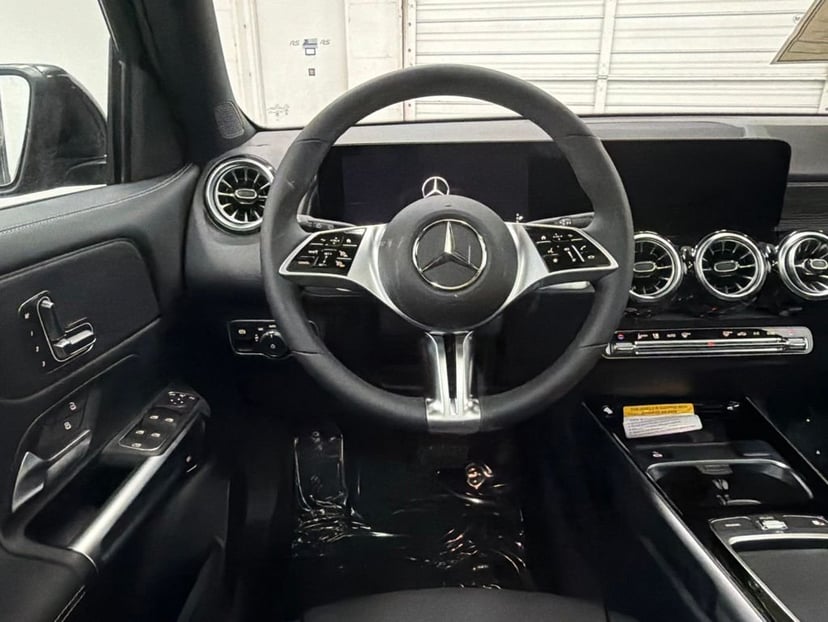 2026 Mercedes-Benz GLB - Image 21