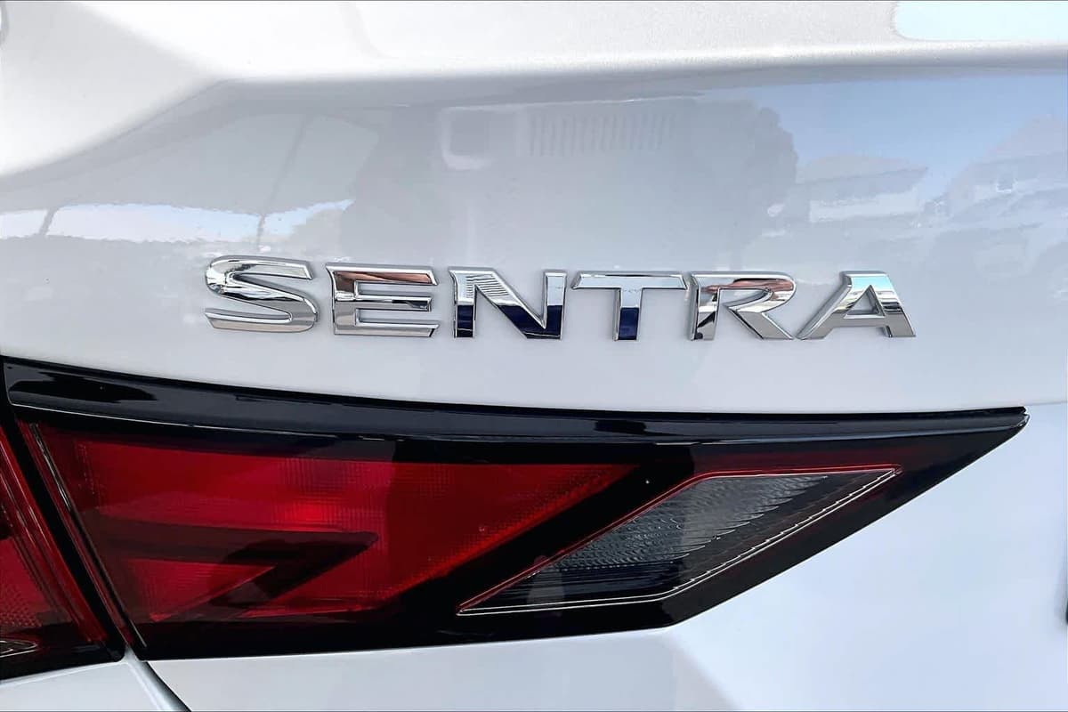 2025 Nissan Sentra - Image 10