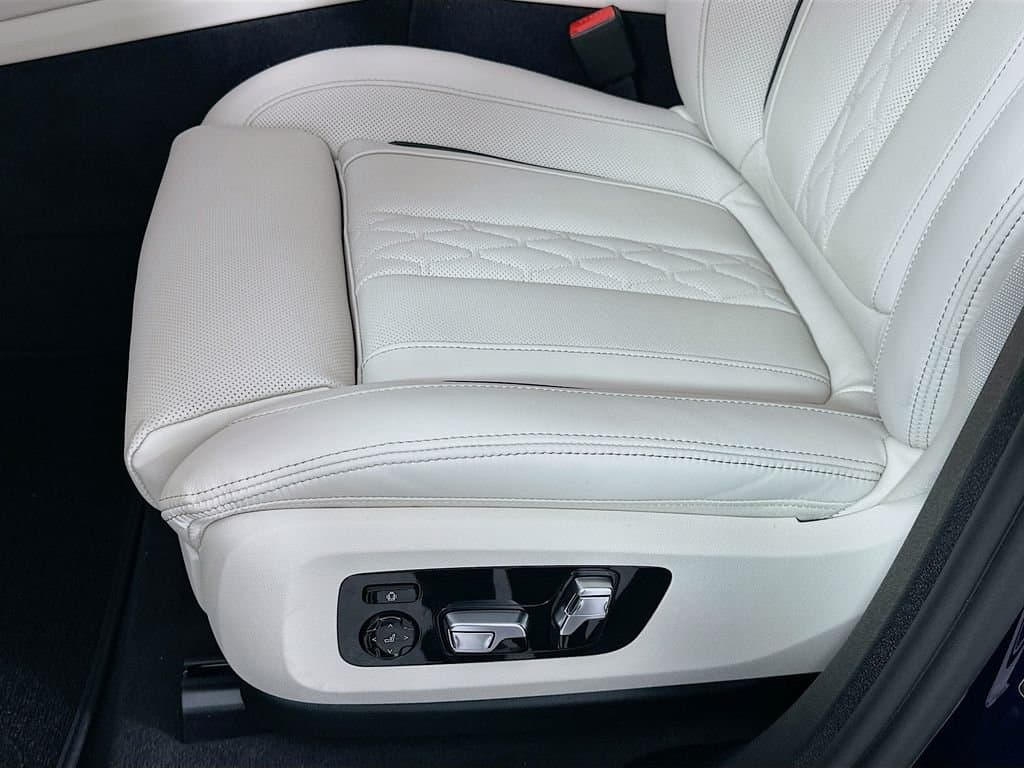 2026 BMW X6 - Image 21