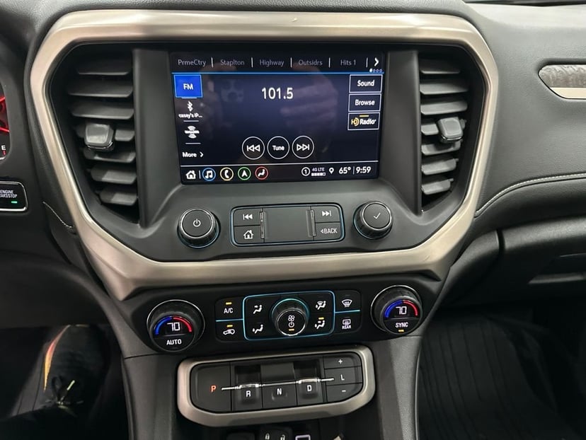 2021 GMC Acadia - Image 12