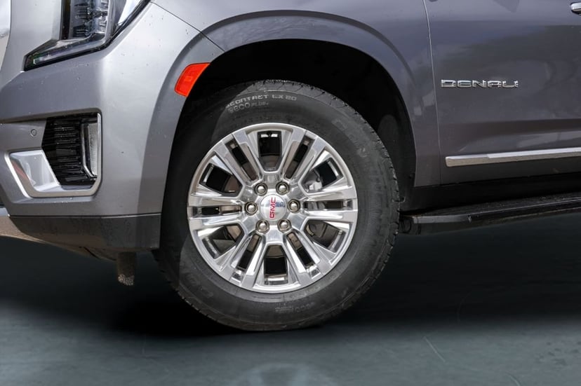 2021 GMC Yukon - Image 3