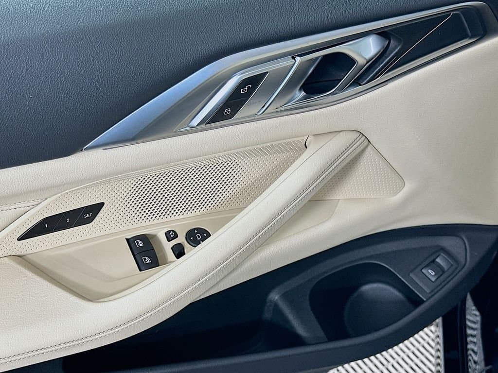 2025 BMW 4 Series - Image 18