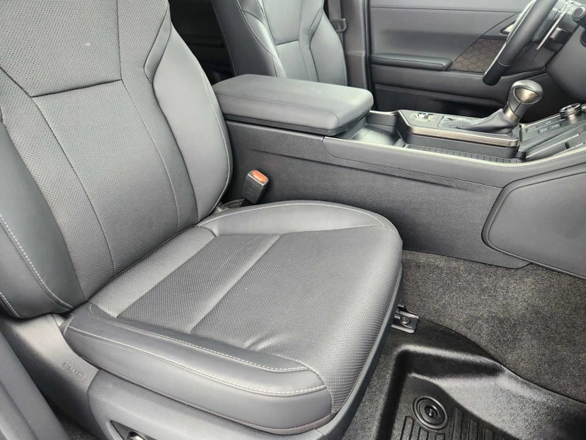 2024 Lexus GX 550 - Image 10