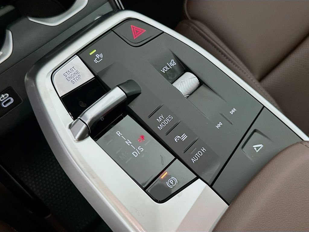 2025 BMW X1 - Image 15