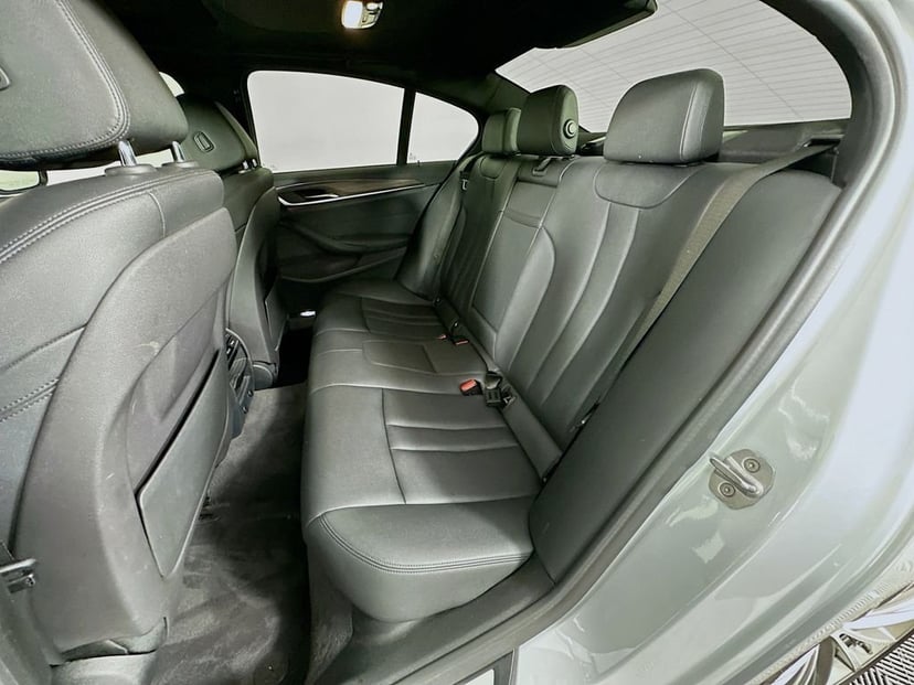 2018 BMW 5 Series - Image 25