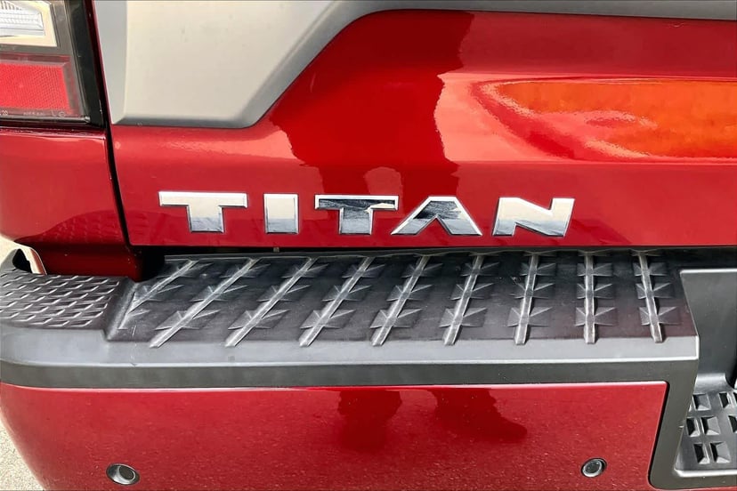 2021 Nissan Titan - Image 10