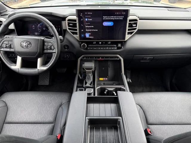2025 Toyota Tundra - Image 25