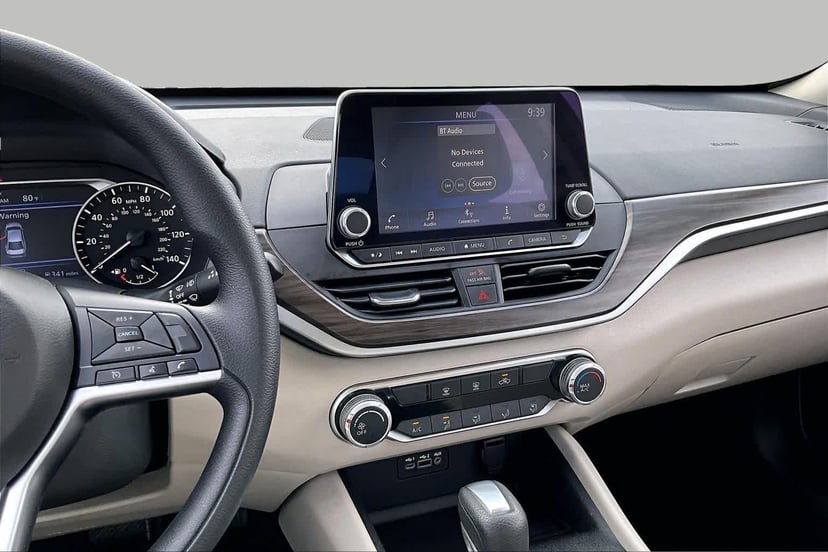 2025 Nissan Altima - Image 7