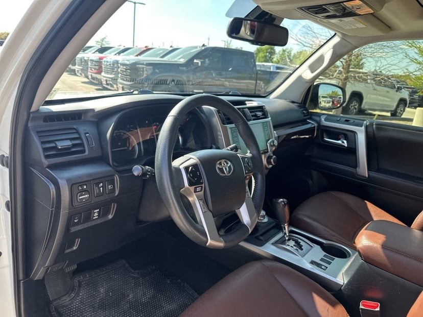 2020 Toyota 4Runner - Image 28
