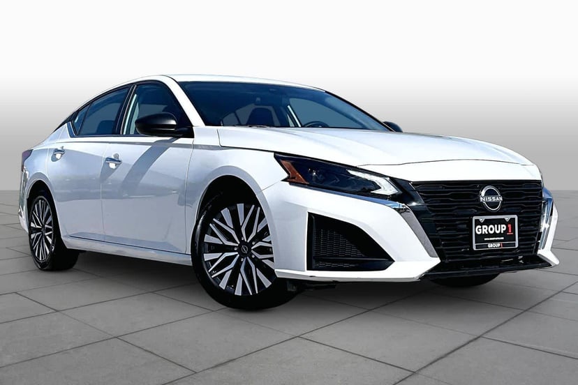2025 Nissan Altima - Image 3