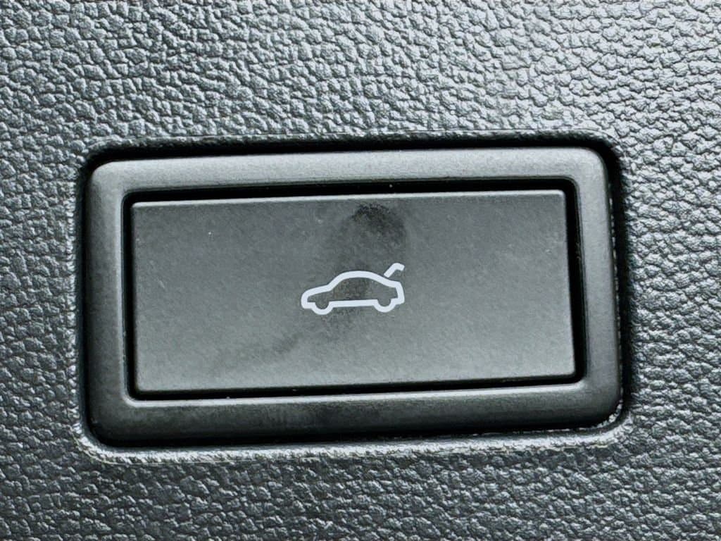 2025 VOLKSWAGEN Atlas - Image 33