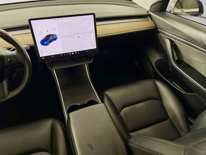 2018 Tesla Model 3 - Image 29