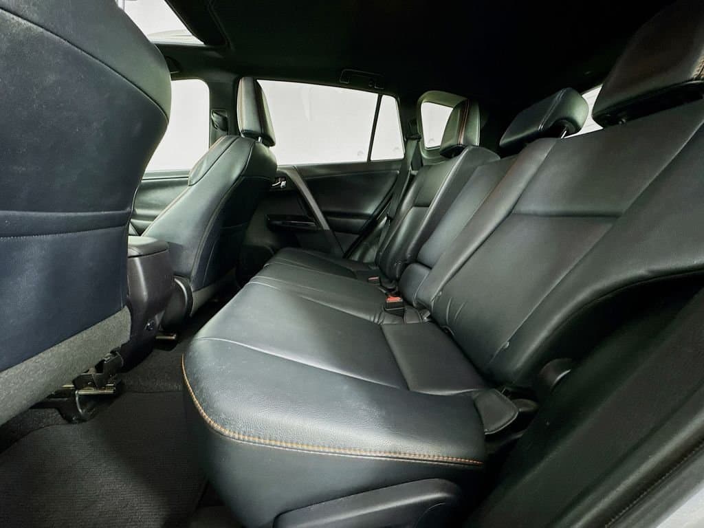 2016 TOYOTA RAV4 - Image 31