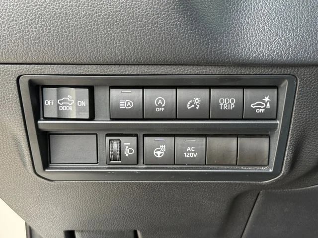 2022 Toyota Tundra - Image 25
