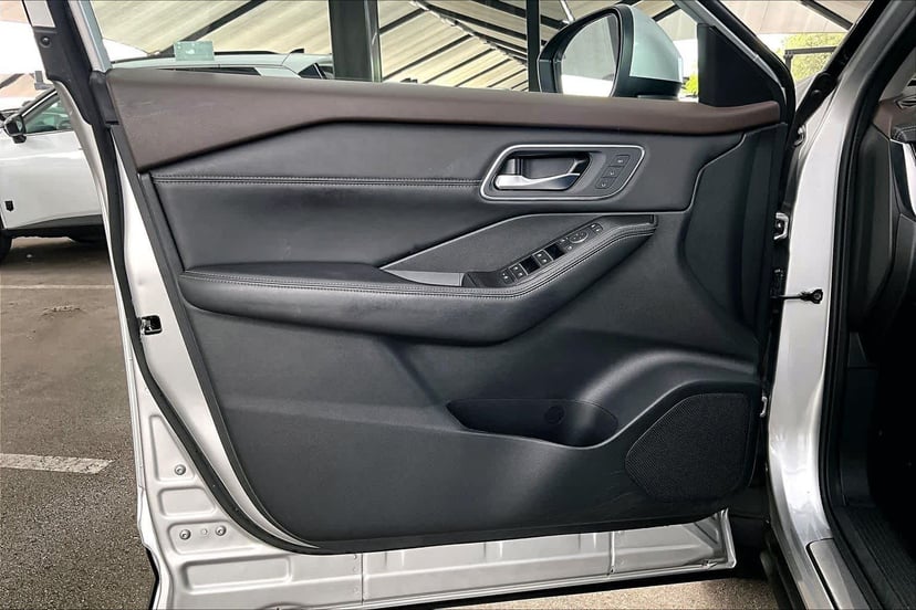 2023 Nissan Rogue - Image 22