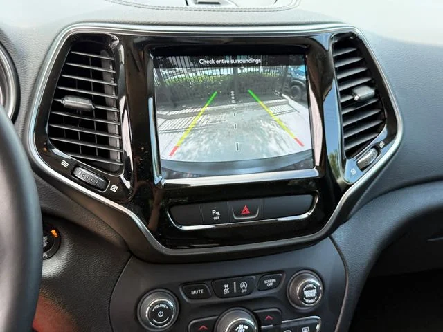 2019 Jeep Cherokee - Image 15