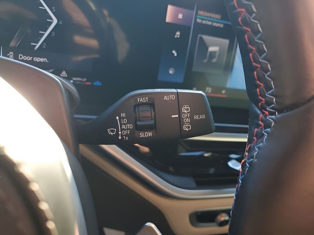 2023 BMW X7 - Image 37