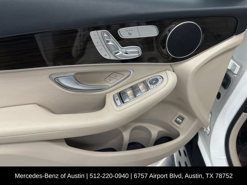 2022 Mercedes-Benz GLC - Image 11