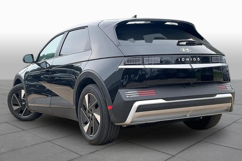 2026 Hyundai IONIQ 5 - Image 11
