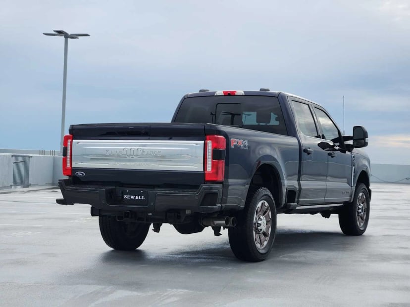 2025 Ford Super Duty F-250 Pickup - Image 5