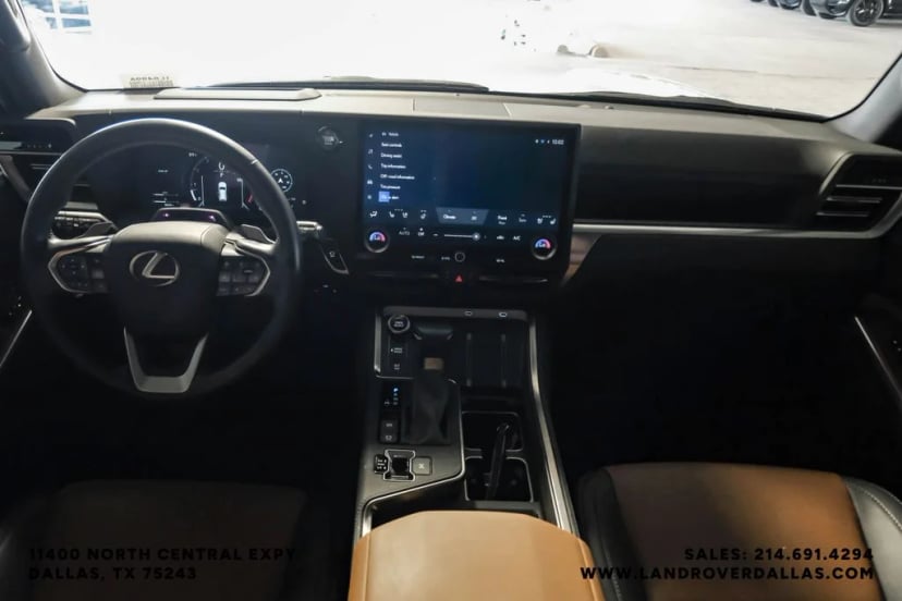 2024 Lexus GX - Image 16
