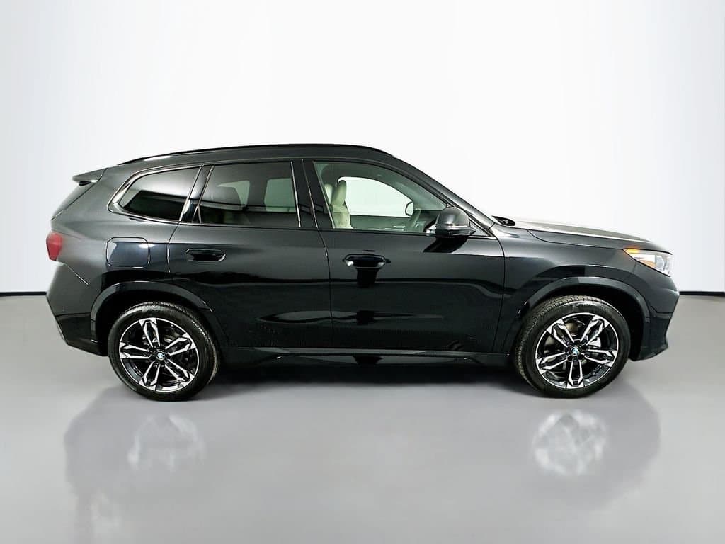 2025 BMW X1 - Image 4