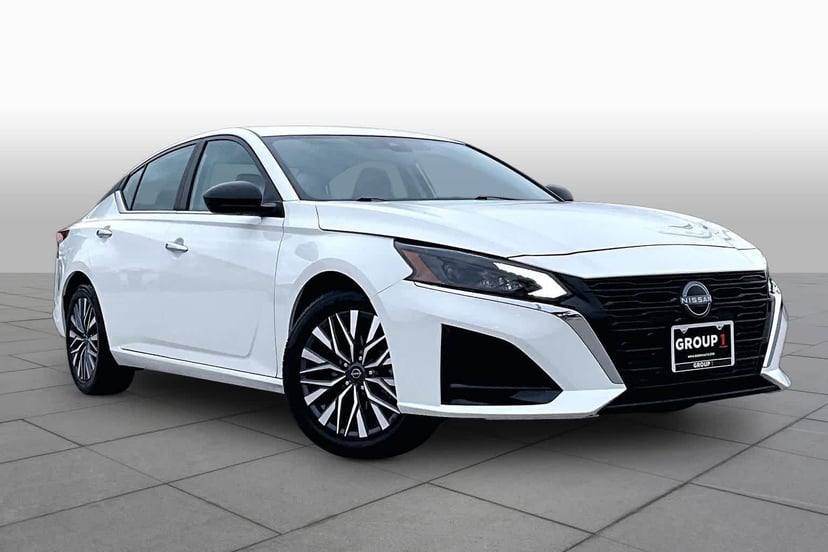 2025 Nissan Altima - Image 3