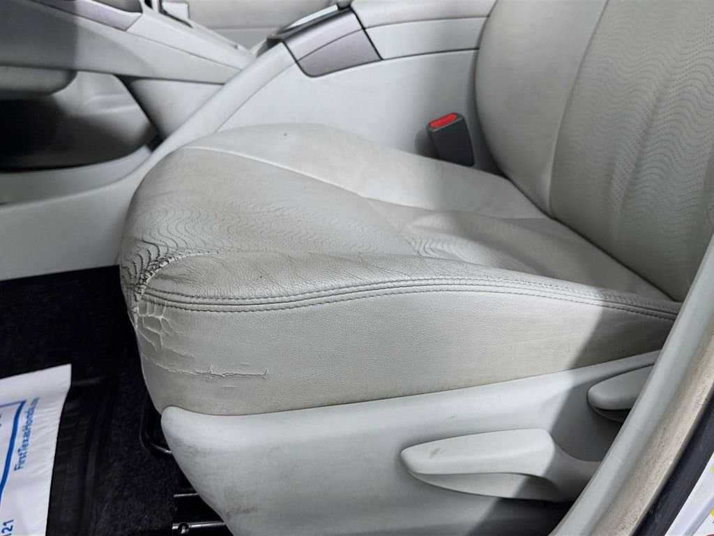 2014 TOYOTA Prius - Image 24