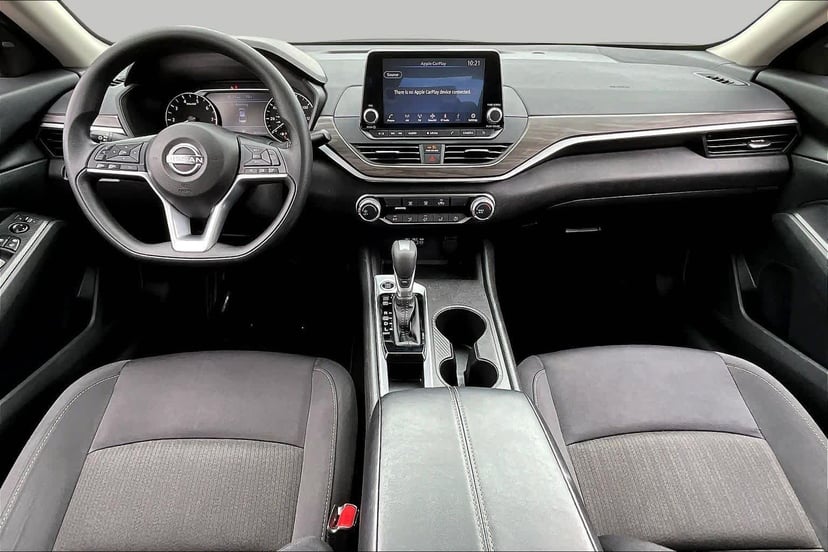 2025 Nissan Altima - Image 16
