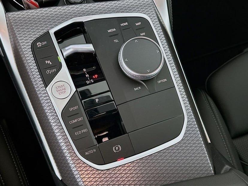2025 BMW 4 Series - Image 15