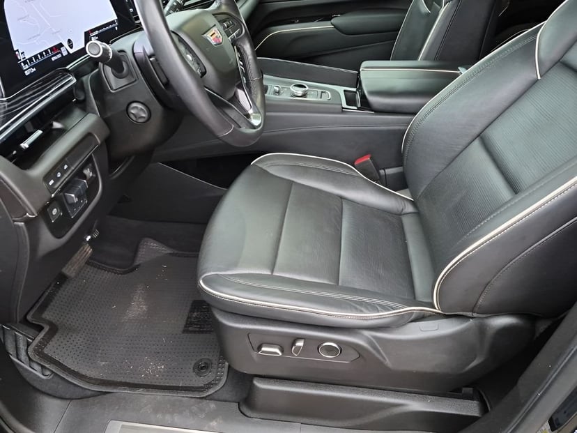 2021 Cadillac Escalade - Image 34