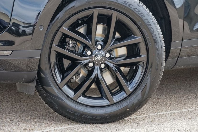 2026 Land Rover Range Rover Evoque - Image 2