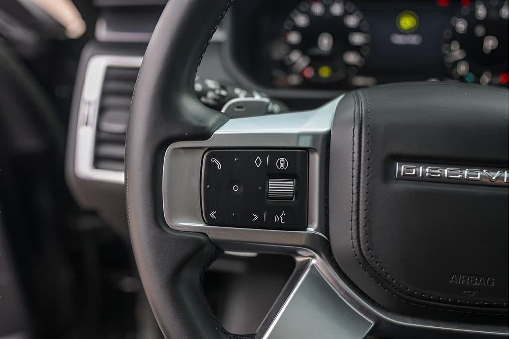 2024 Land Rover Discovery - Image 17