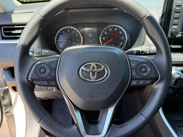 2022 Toyota RAV4 - Image 13