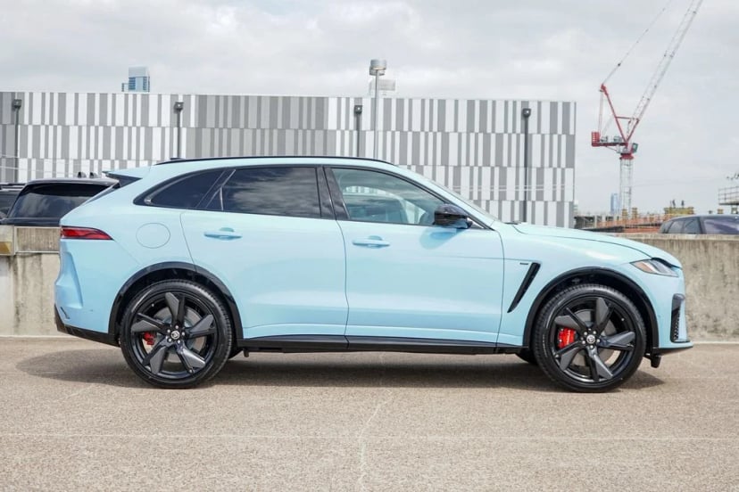 2026 Jaguar F-PACE SVR FINAL EDITION - Image 11